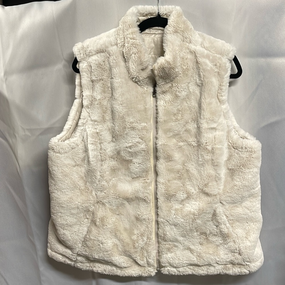 Reversible Puffer and Faux Fur Vest